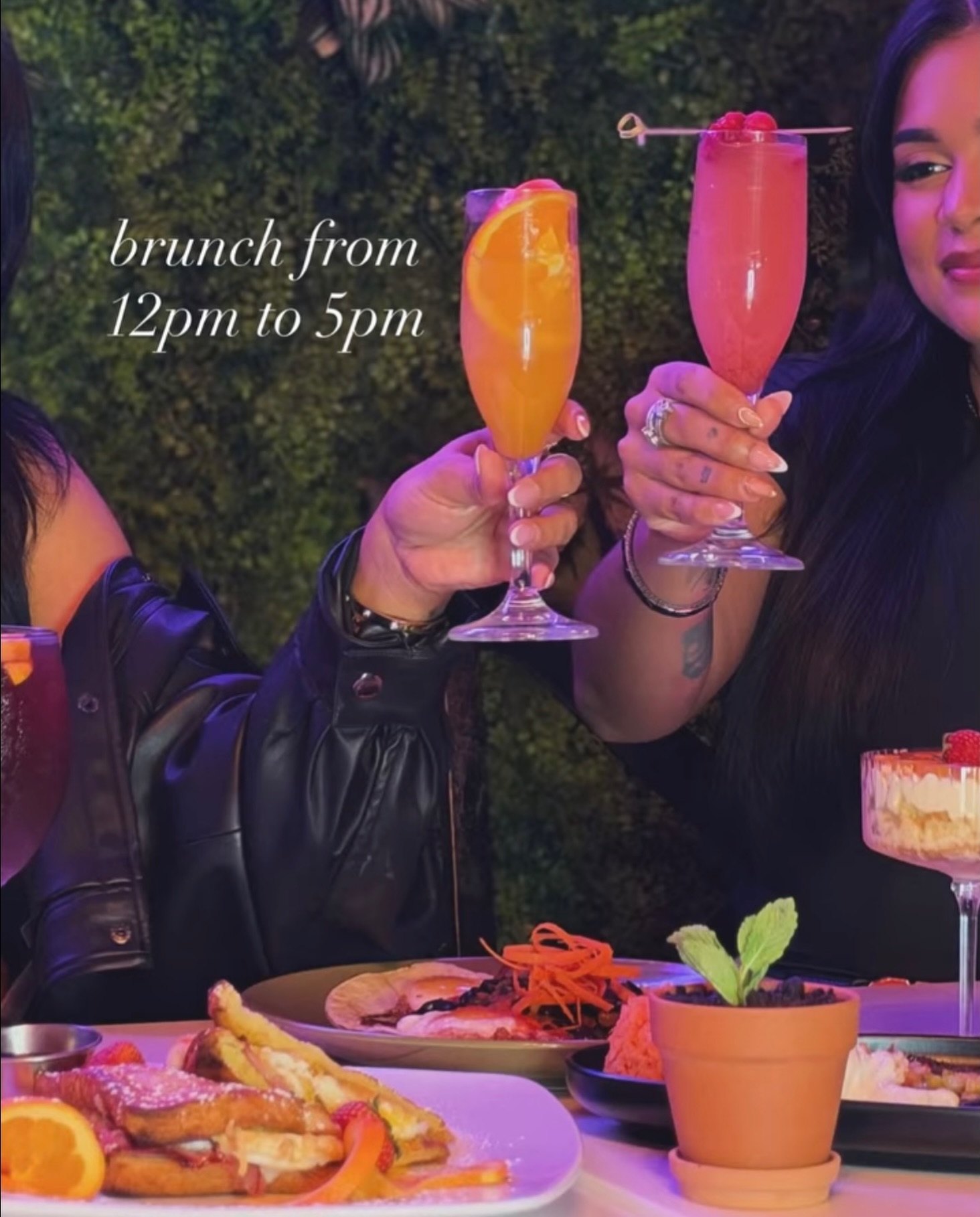 Sunday brunch with live DJ at La Catrina